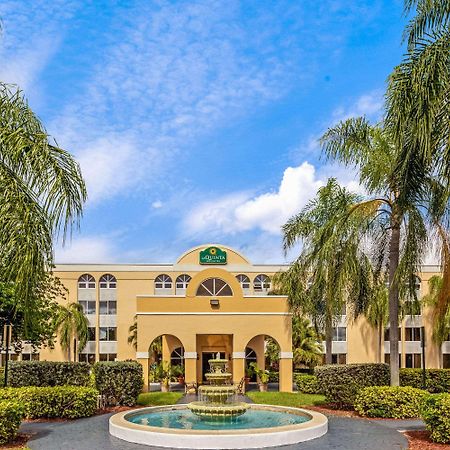 La Quinta By Wyndham Miami Lakes Exterior foto