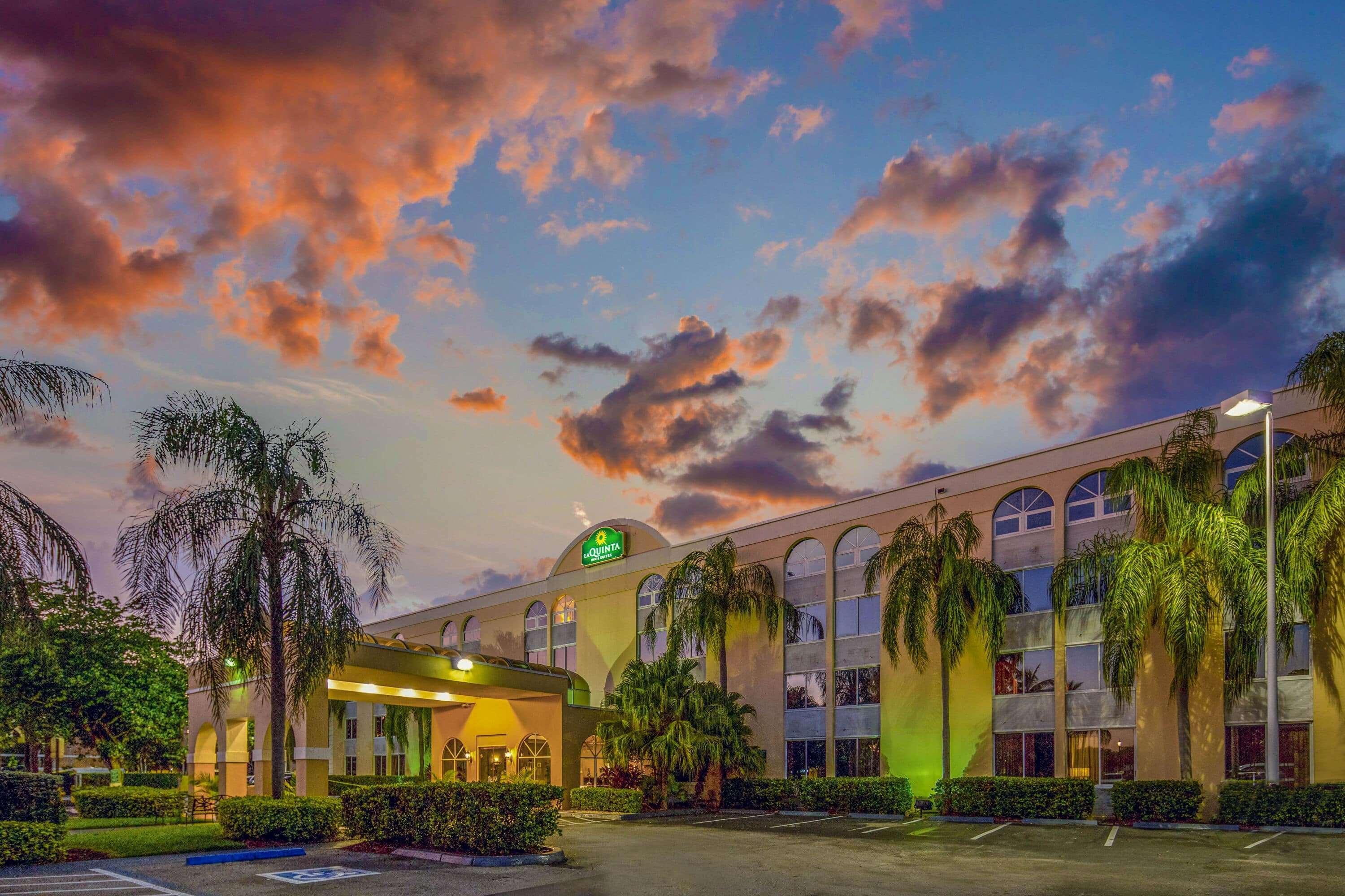La Quinta By Wyndham Miami Lakes Exterior foto