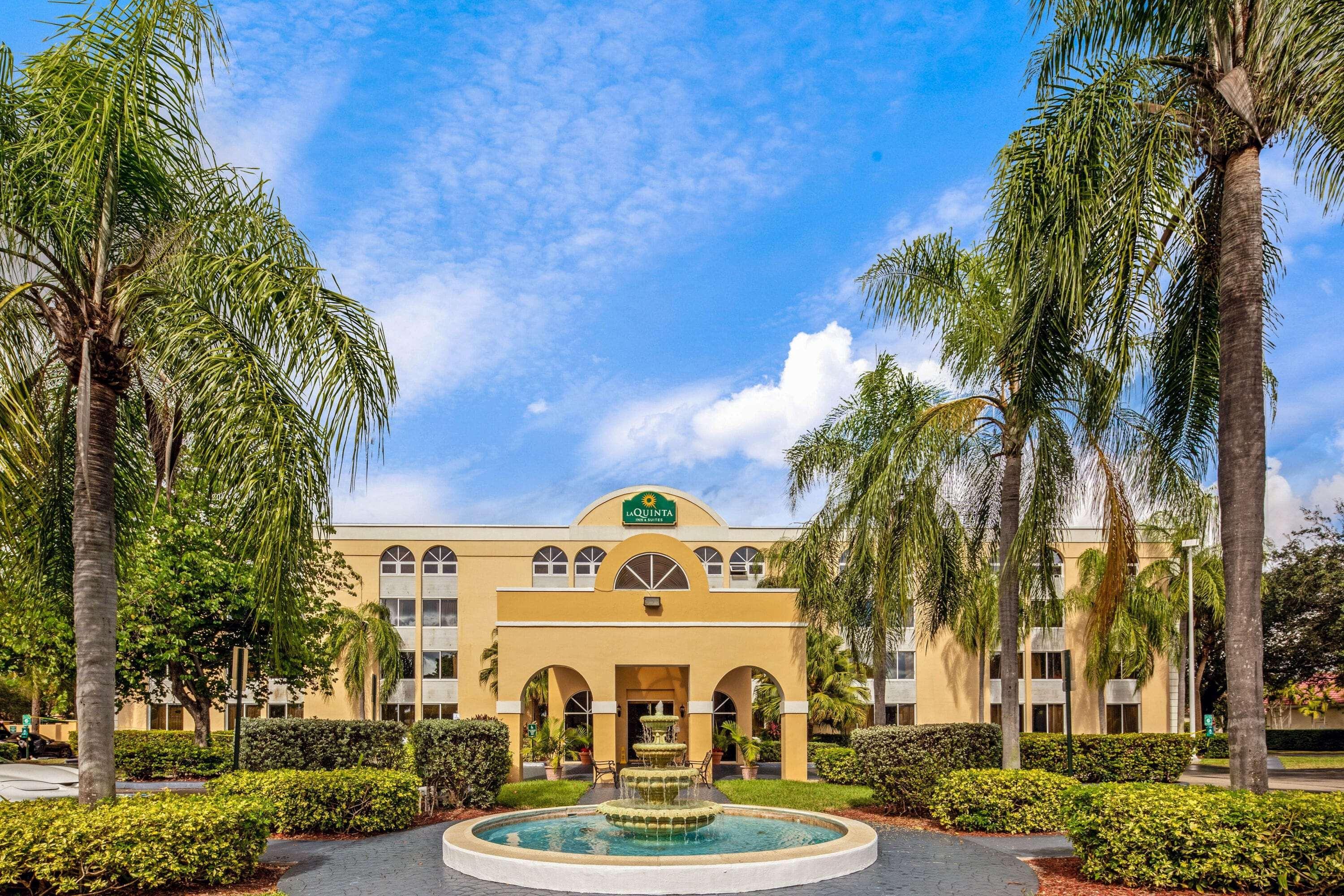 La Quinta By Wyndham Miami Lakes Exterior foto